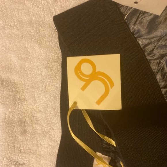 Ivy and Leo charcoal gray mini skirt medium size - Picture 7 of 12